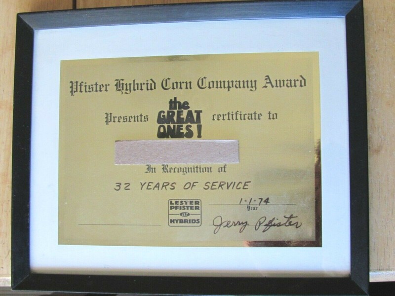 1974 PFISTER HYBRID CORN CO EL PASO IL FRAMED AWARD SIGN 32 YEARS SERVICE