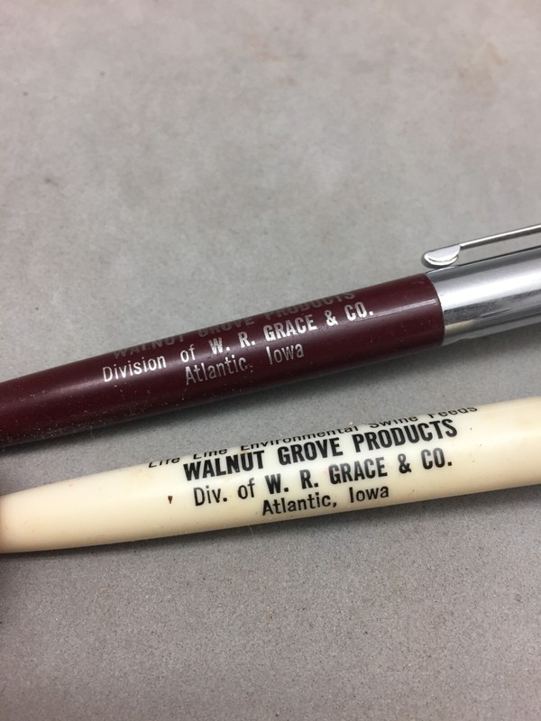 Swine Beef Feed Advertising Pen Lot 2 Pig Cow Topper W.R Grace Atlantic Iowa gallery