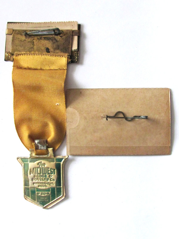 1948 1949 ILLINOIS RETAIL FARM EQUIPMENT DEALER CONVENTION MEMBER BADGE PEORIA gallery