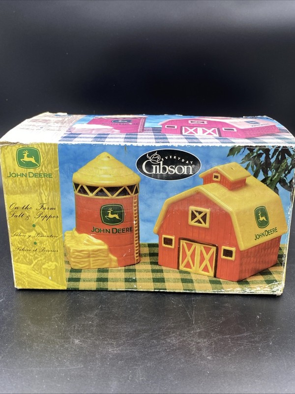 John Deere Farm Barn Silo Salt & Pepper Shakers Agriculture Advertising LOT 142 gallery