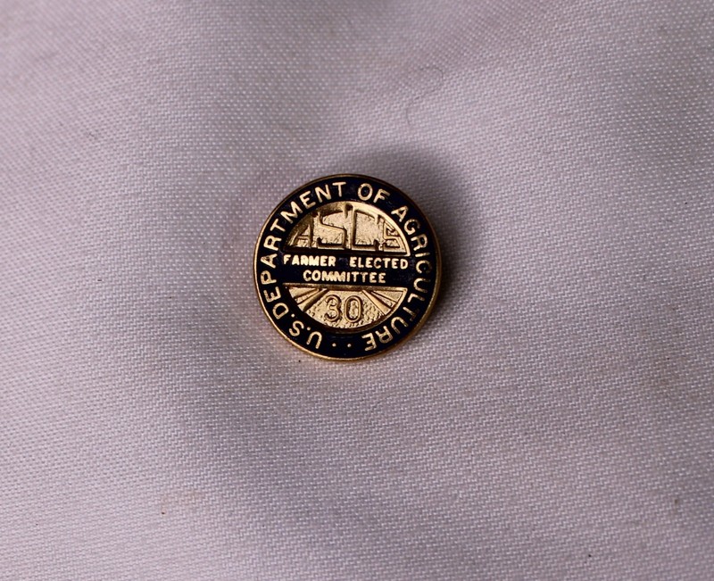 DEPARTMENT of AGRICULTURE 30 YEAR EMPLOYEE SERVICE PIN BADGE FARMER ELECTED COMM