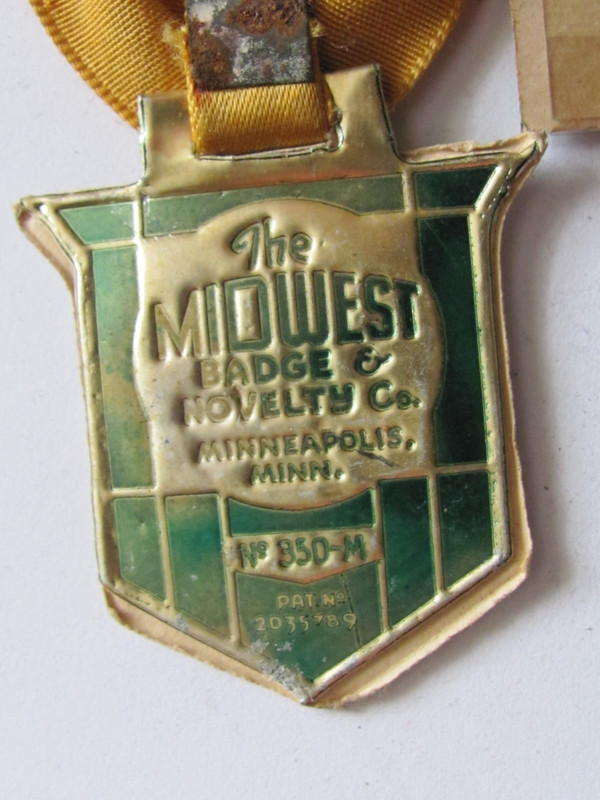 1948 1949 ILLINOIS RETAIL FARM EQUIPMENT DEALER CONVENTION MEMBER BADGE PEORIA gallery