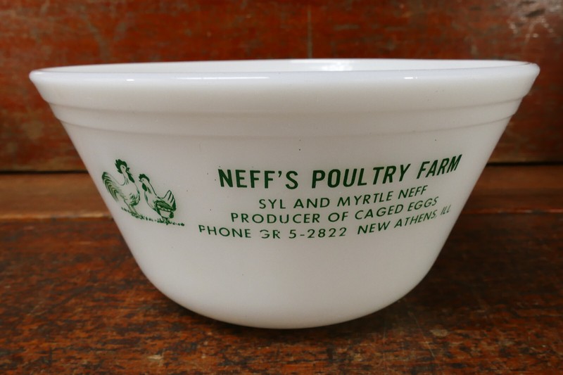 Vintage 1950s Neff’s Poultry Farm New Athens, IL Federal Glass Advertising Bowl