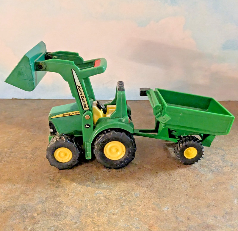 ERTL JOHN DEERE TRACTOR w/FRONT END LOADER & GRAIN TRAILER (1/64) ~ G to VGUC! gallery