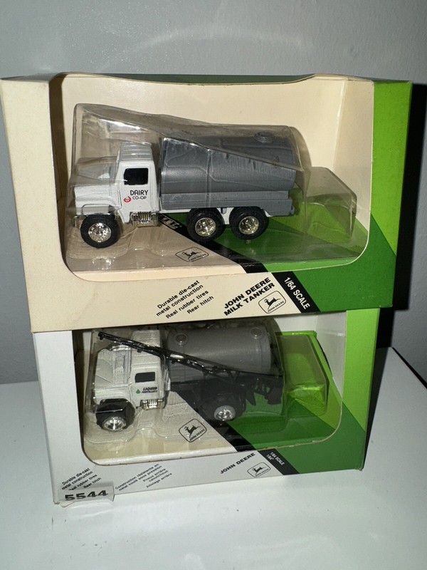 2 ERTL John Deere Milk Tanker 1/64 Scale 5545 & 5544 Die-cast Metal Toy *NEW*