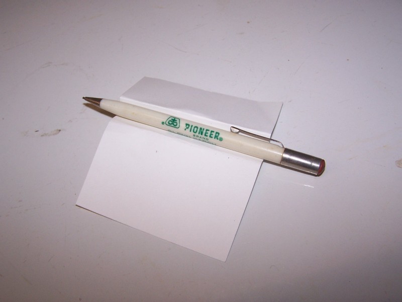 Vintage PIONEER Seed Corn Mechanical Pencil GLENN KARCH – HAUBSTADT INDIANA