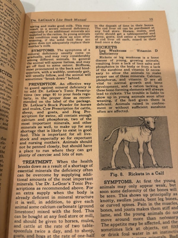 Vintage Dr LeGear Live Stock Manual Poultry Guide Farm Advertising Booklet 25c gallery