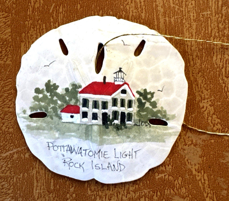 Painted 3″ Sand Dollar~Rock Island, Illinois~Pottawatomi Light House~435
