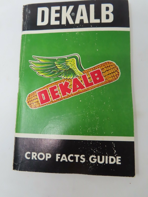 1971 DeKalb Seeds Memo Crop Facts Guide Booklet Seed Corn Advertising
