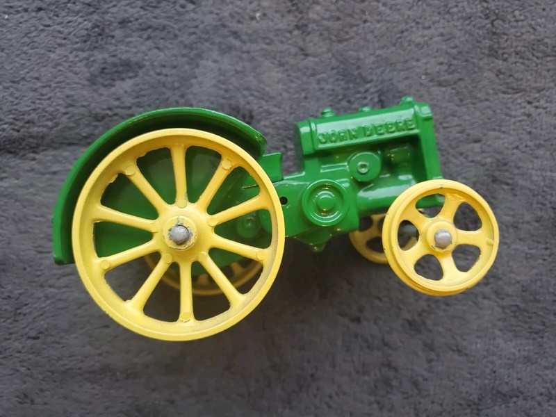 John Deere 1923 Steel Wheeled Model D Two-Cylinder Tractor 1/16 Ertl Toy #500 jd