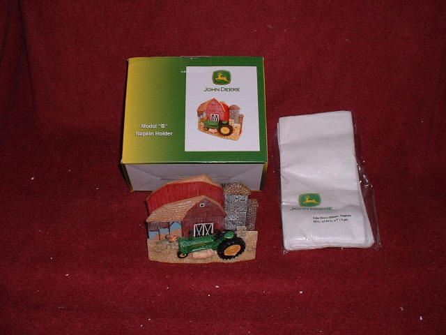 2004 Issue JOHN DEERE “Polyresin” “Collectible” NAPKIN HOLDER w/DINNER NAPKINS