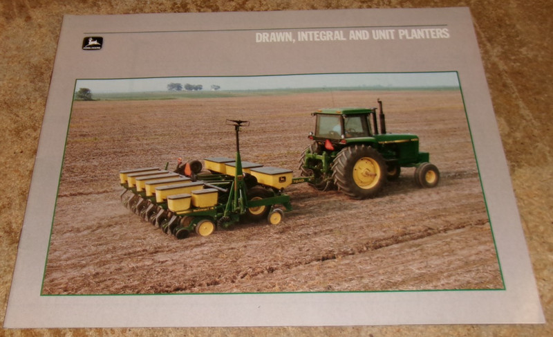 1987 john deere drawn/integral + unit planters brochure in good shape used