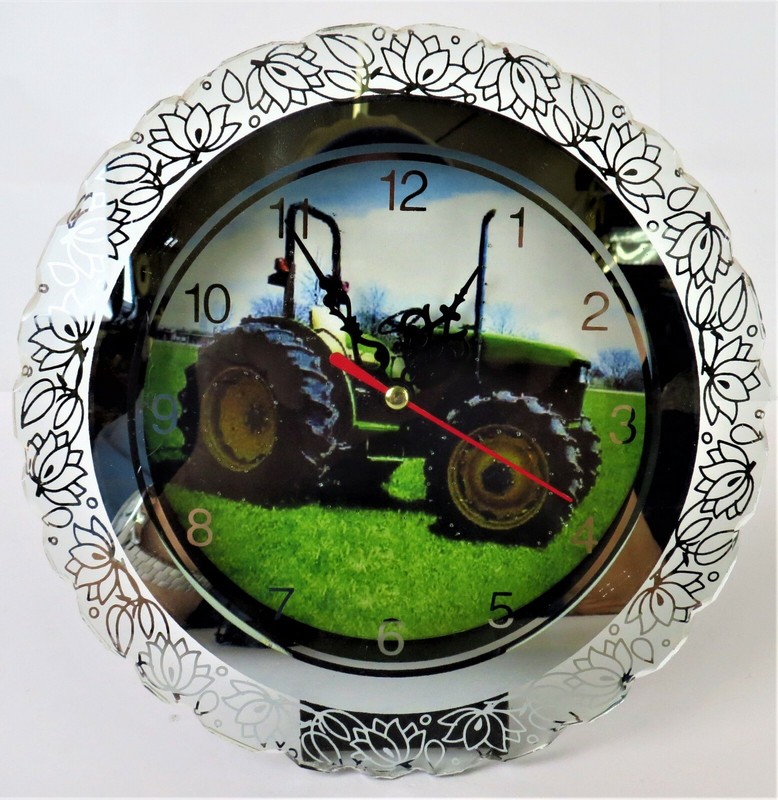 John Deere Glass Clock – Battery-Operated – Tested – Keeps Perfect Time!