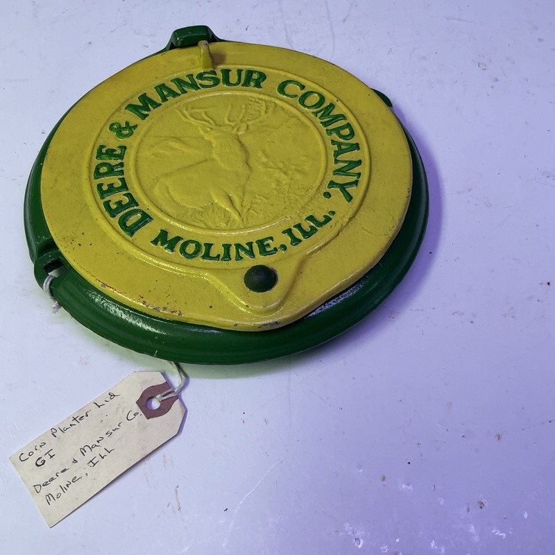 Antique Deere & Mansur Company Corn Planter Lid Cast Iron John Deere Y2678