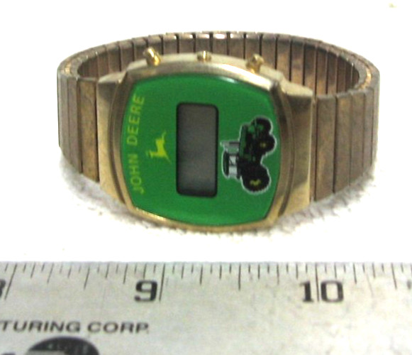 VINTAGE 1980S JOHN DEERE TRACTOR BATTERY OPERATED DIGITAL WATCH