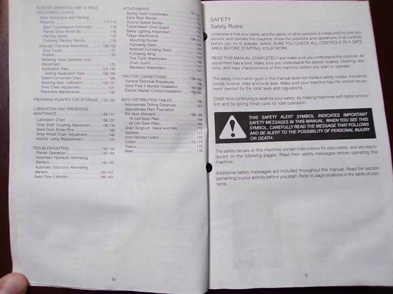 Case IH 900 Plate Type Mounted Planter Operator's Manual 1986 gallery