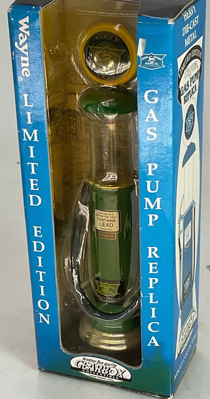 John Deere Wayne Vintage Metal Gas Pump Replica Limited Edition Gearbox In Box