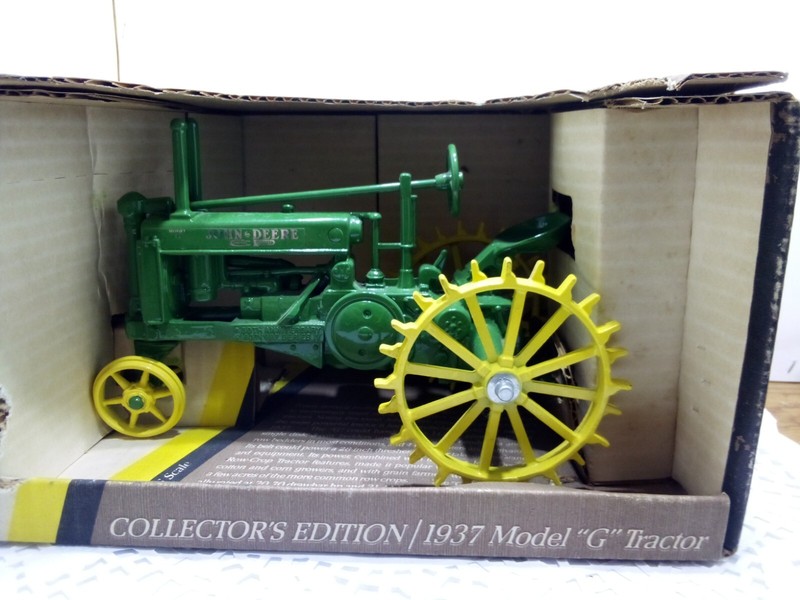 John Deere 1937 Model G Tractor 1/16 Scale Blueprint Replica #548 New In Box