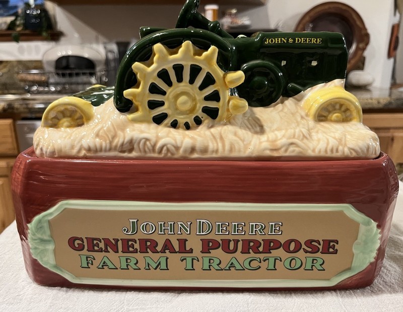 John Deere 1924 Model D General Purpose Tractor Ceramic Cookie Jar by Gibson