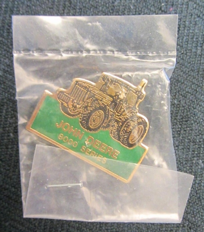 RARE New Vintage JOHN DEERE 8000 Series Tractor Introduction Lapel Hat PIN NIP