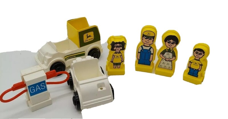 Plastic John Deere Family Figures Truck Gas Pump Dad Mom Kids Lego Duplo?