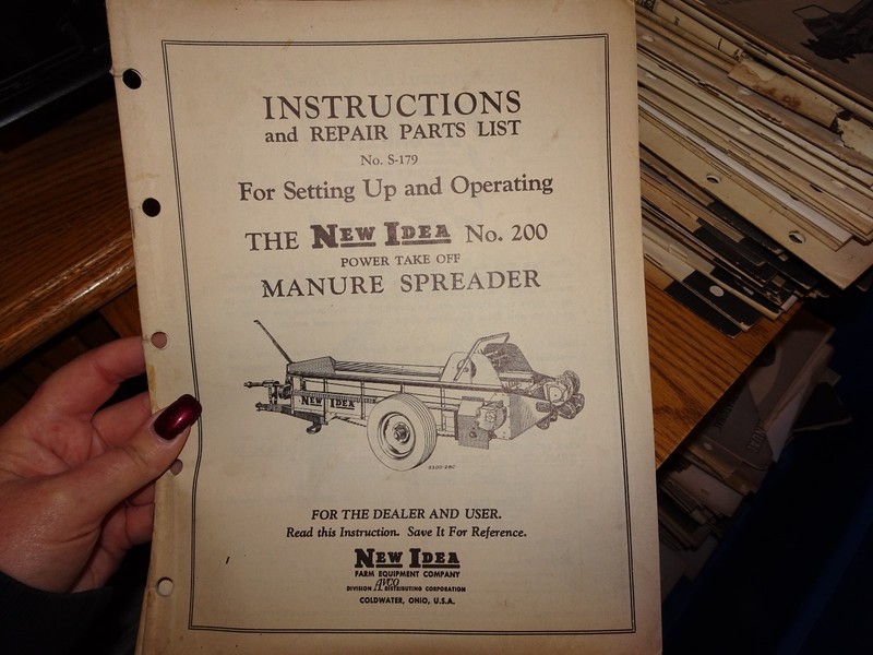 1957 New Idea No. 200 PTO Manure Spreader Operator’s Manual S-179