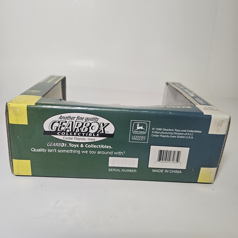 Gearbox John Deere Gas Pump Oil Set 1:25 Scale Wayne Pumps Diecast New In Box gallery