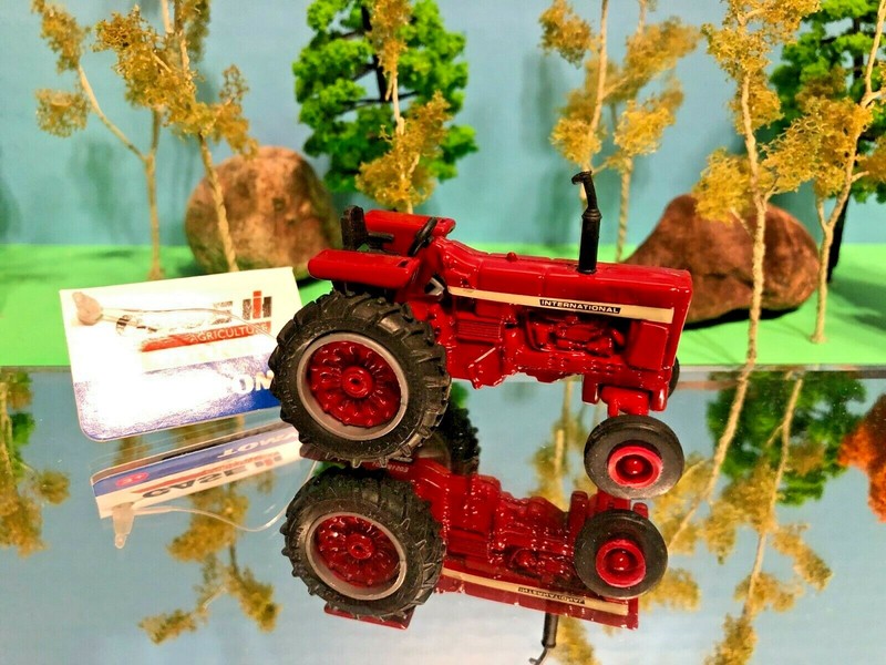 Case International Harvester Agriculture, Beautiful Farm Tractor , ERTL, TOMY