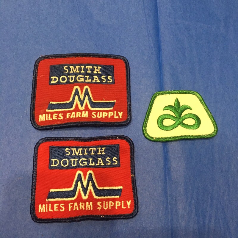 Smith Douglass Miles farm supply patches Lot Of 3 Green Red Vintage Patches