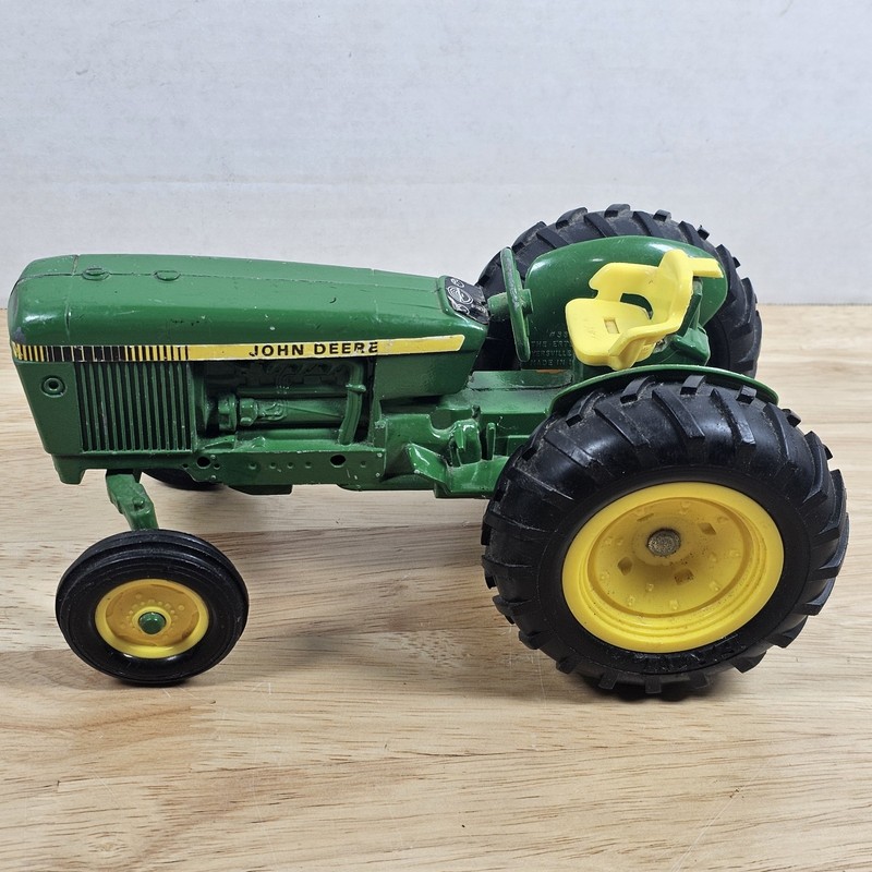 Vintage Ertl John Deere Tractor #584 Green Yellow Diecast Metal 1/16 Scale 8″