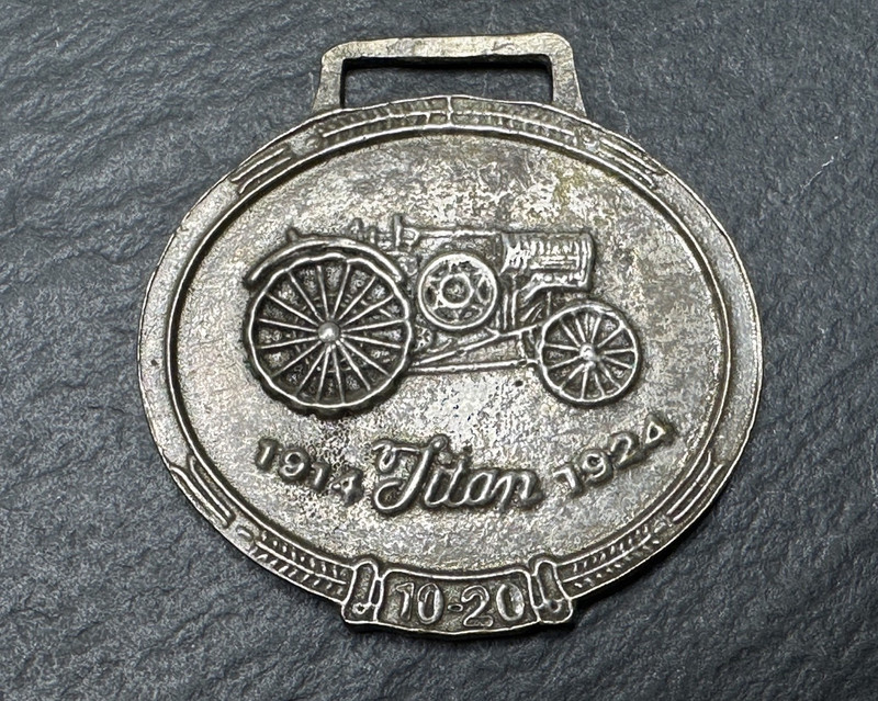 VINTAGE STERLING 1914-1924 TITAN 10-20 TRACTOR INTERNATIONAL HARVESTER FOB N673