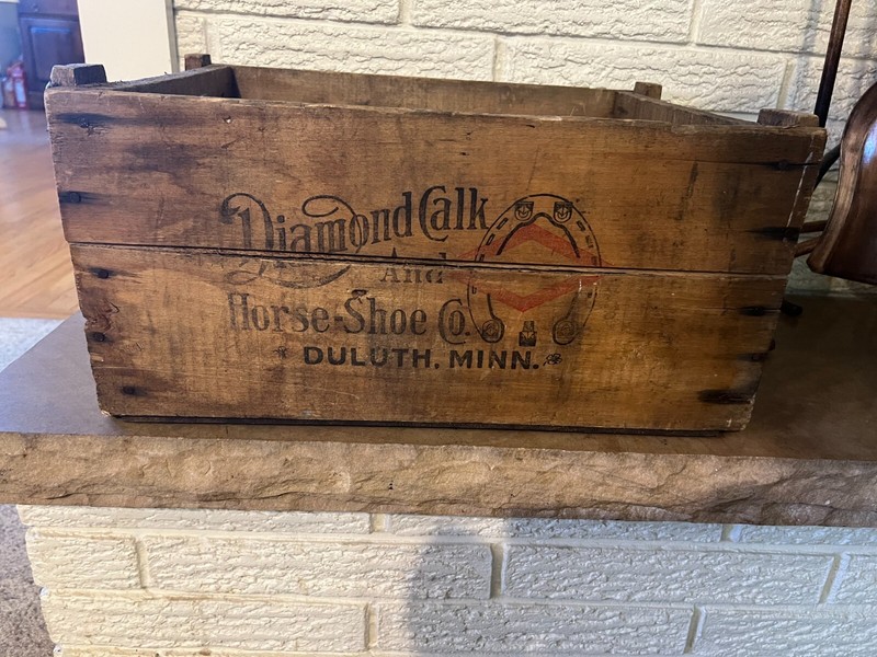 DIAMOND CALK and HORSE-SHOE CO. DULUTH MN, FARRIER WOOD BOX crate Minnesota