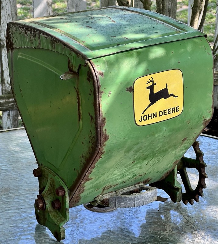 Vintage John Deere Planter Insecticide Pesticide Hopper Box w/ Lid & Chain