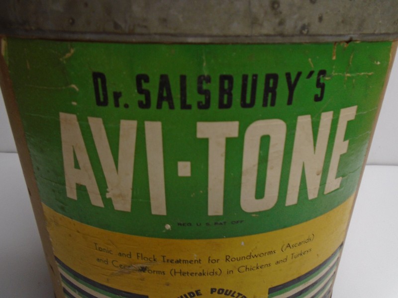 Vintage Dr. SALSBURY'S "AVI-TONE" FARM POULTRY WORM TREATMENT CONTAINER - Empty gallery