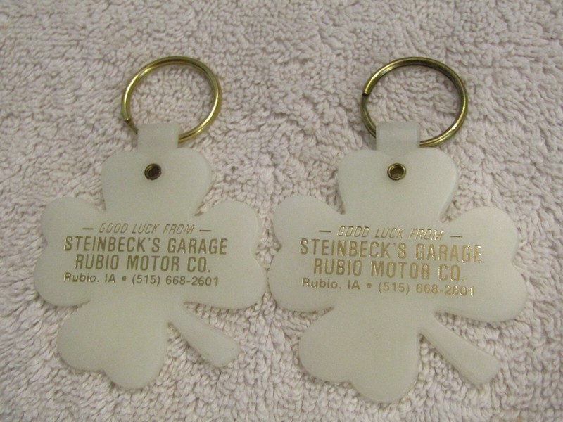 Vintage Steinbeck’s Rubio Co Rubio Iowa 4 Leaf Clover Key Chain Set 2 NOS 1970s