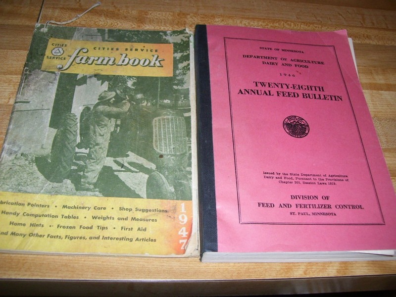 Lot #14P-1947 Cities Service Farm Book & 1946 Dept of Ag Feed Bulletin