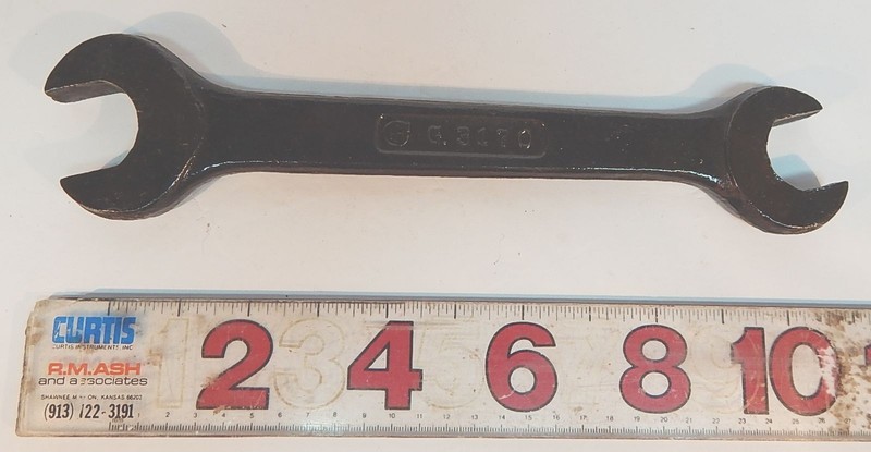 International Harvester IH Open End Wrench 1 1/4x 1 1/16? G3170 OLD LOGO