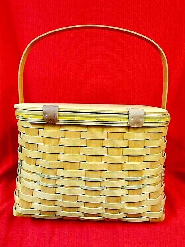 JOHN DEERE BASKET - CARNATION BASKET - 1995 - CREEL TYPE - METAL TAG - HANDLE gallery
