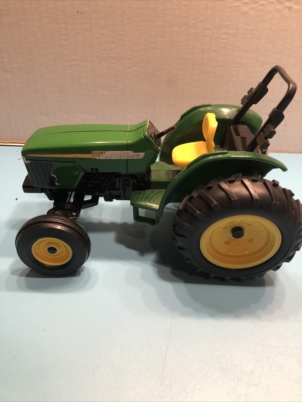 VTG JOHN DEERE MINIATURE DIE CAST TRACTOR CHART-5732 1:16 Pre-owned