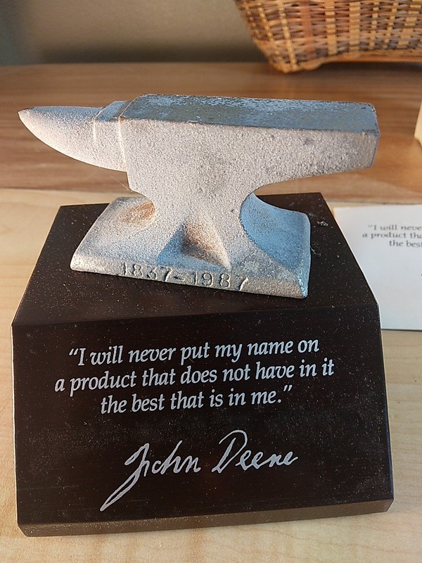 VINTAGE 1837 - 1987 JOHN DEERE 150TH ANNIVERSARY MINI HISTORIC ANVIL IN BOX gallery