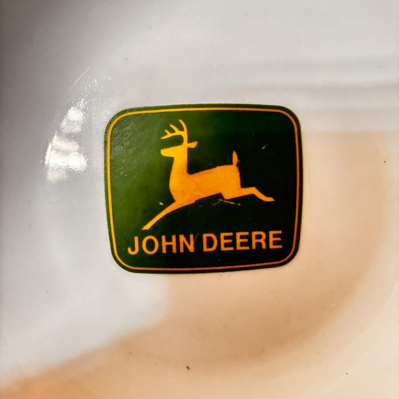 John Deere Bowl 2005 9″ Diameter Licensed Collector’s Item Gibson Advertisement