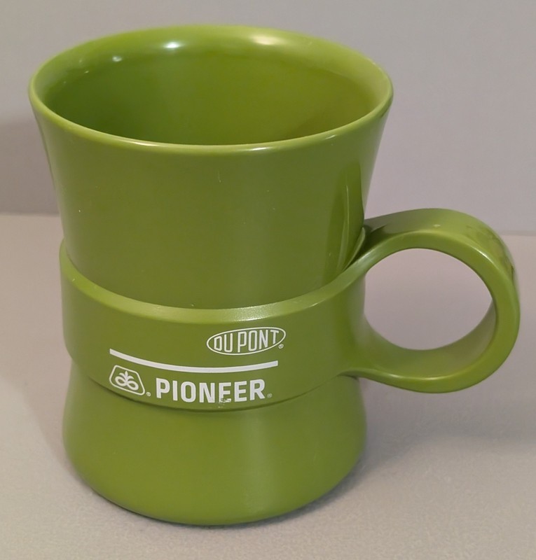 Vintage DuPont Pioneer Plastic Coffee Mug – Visionusa USA Loop Handle Promo Ad