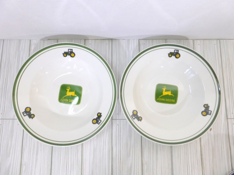 John Deere Logo Center 9” Rimmed Soup Salad Bowls Gibson Designs Set of 2