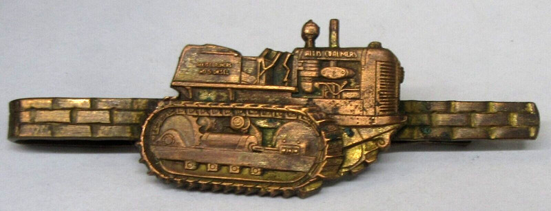 vintage ALLIS CHALMERS #5 DIESEL TRACTOR figural tie bar tiebar clasp farming ^