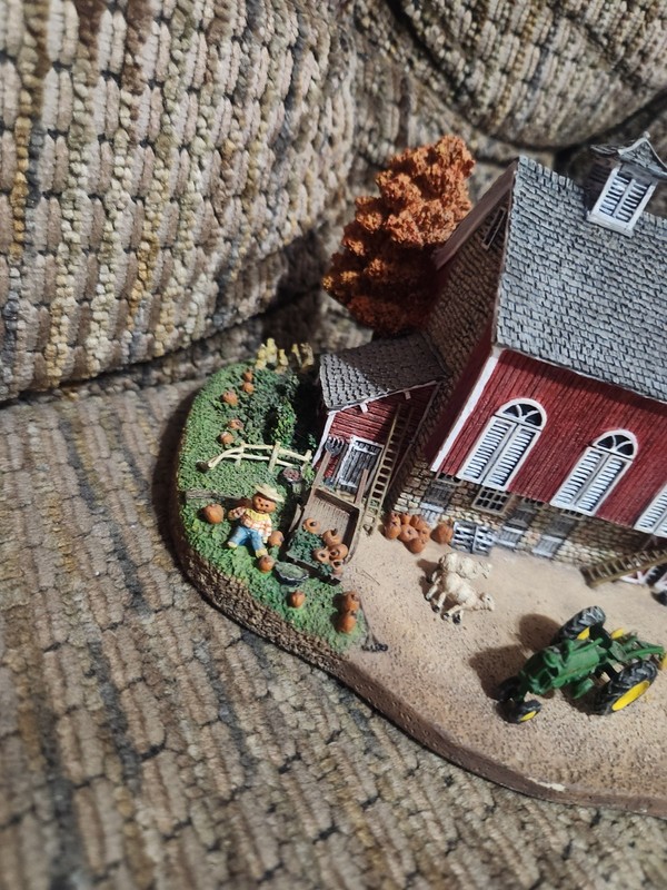 Danbury Mint “Cobblefield Acres” John Deere Figurine 8x6x5in Retired Pls Read gallery