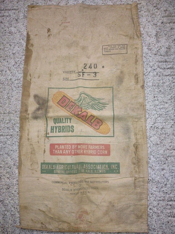 VTG DEKALB QUALITY HYBRIDS SEED CORN BAG 30″x 16.5″