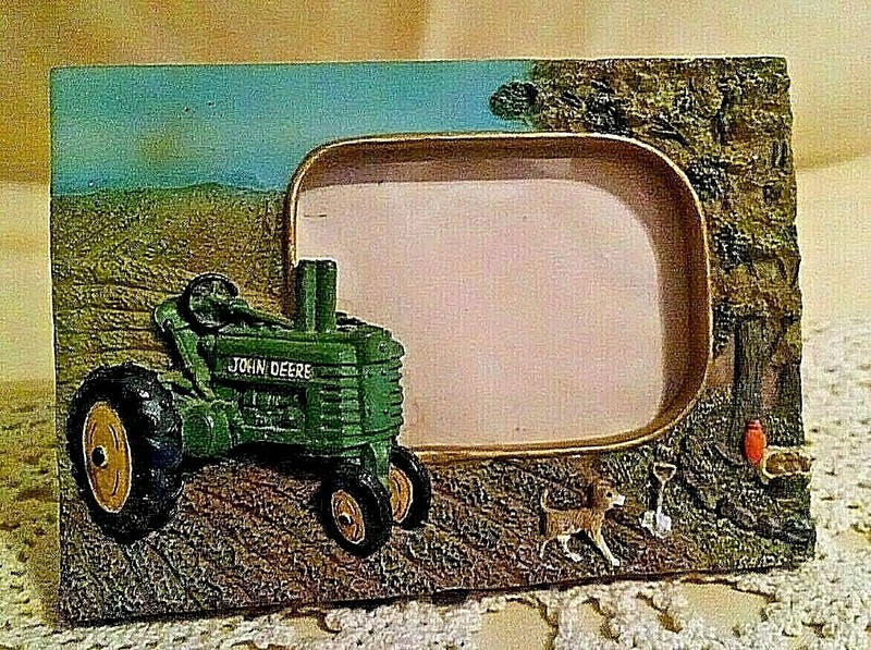 JOHN DEERE TRACTOR FRAME PICTURE 3D RELIEF TRICYCLE WHEEL FARM COUNTRY THEME.