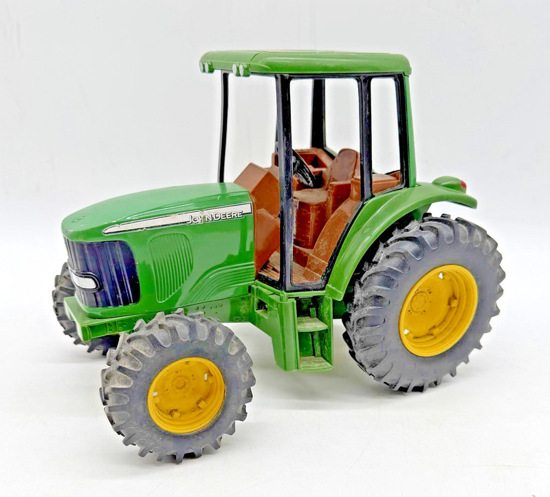 JOHN DEERE TOY TRACTOR ERTL 1/16 10″ LONG X 6 1/4″ WIDE X 7 3/4″ TALL