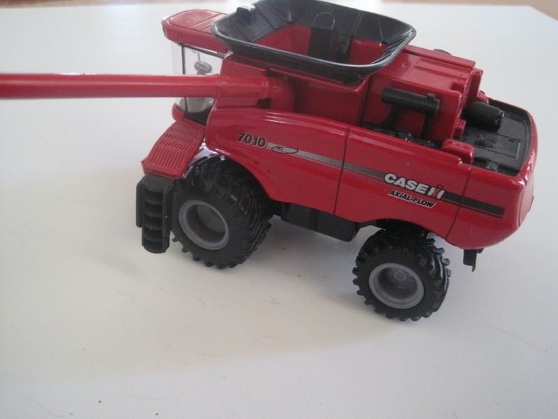 Case 7010 Axial Flow Thresher Toy