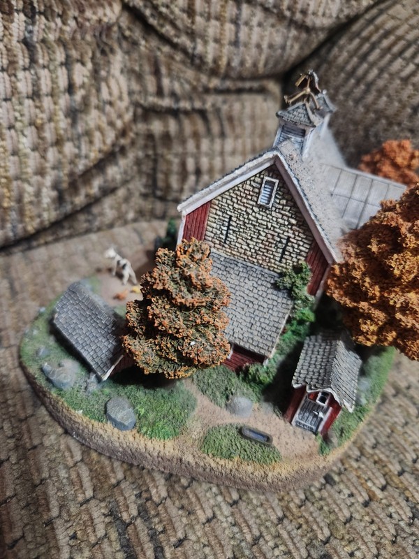 Danbury Mint “Cobblefield Acres” John Deere Figurine 8x6x5in Retired Pls Read gallery